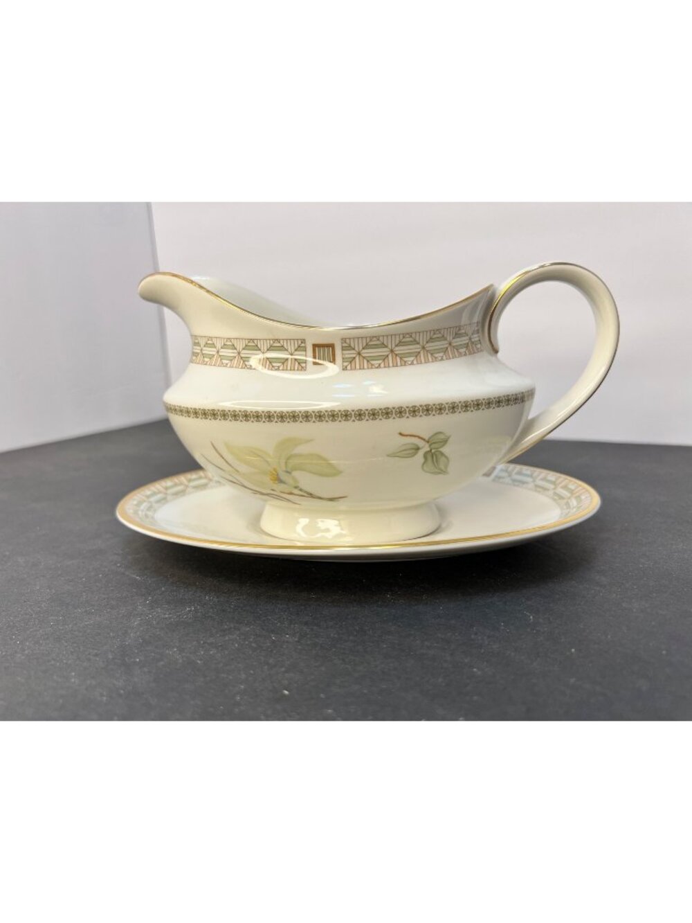Royal Doulton Bone China White Nile Gravy Boat & Underplate 1978 TC1122 England